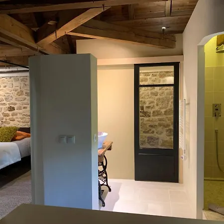 Le Moulin Du Boisset Nocleg ze śniadaniem 3*