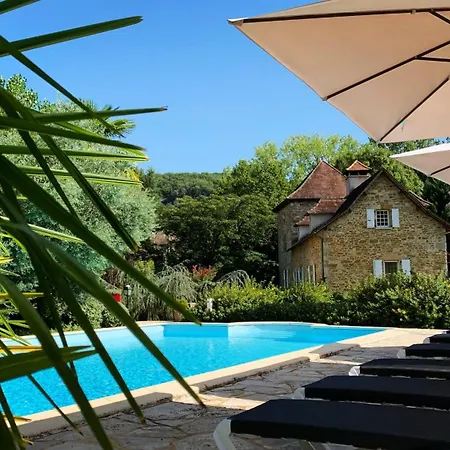 Le Moulin Du Boisset Nocleg ze śniadaniem 3*