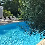 Alojamento de Acomodação e Pequeno-almoço Le Moulin Du Boisset 3*